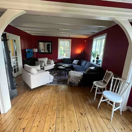 Traditional Norwegian Villa, Bay View And Boat * Bergen